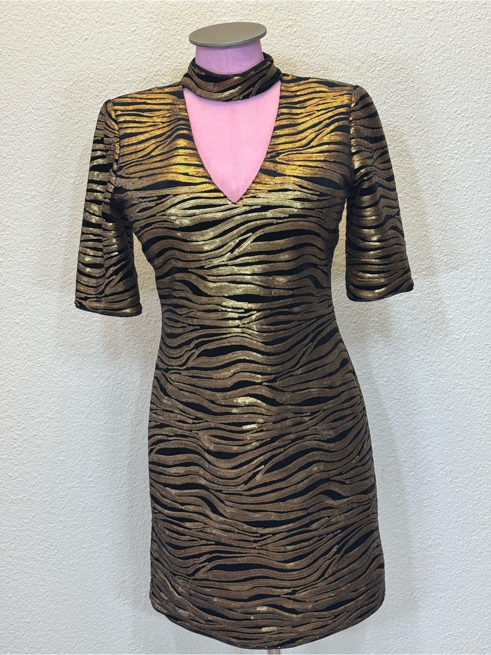 Alice + Olivia Inka Black Bronze Gold Sequin V-Neck Mini Dress Size 10 NWOT
